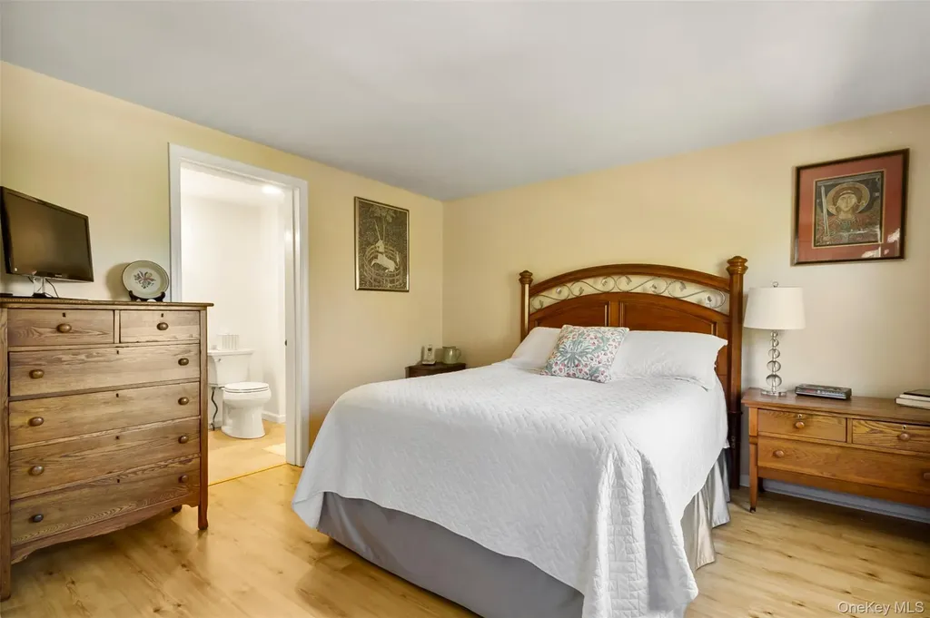 204 Williamsburg Drive Mahopac NY 10541