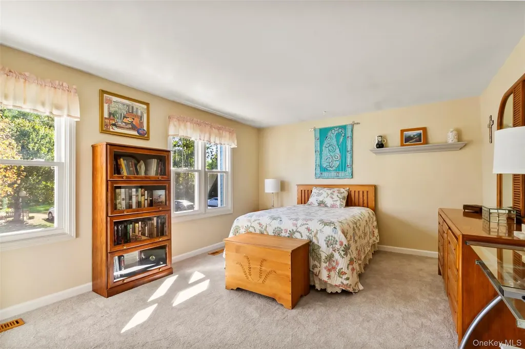 204 Williamsburg Drive Mahopac NY 10541