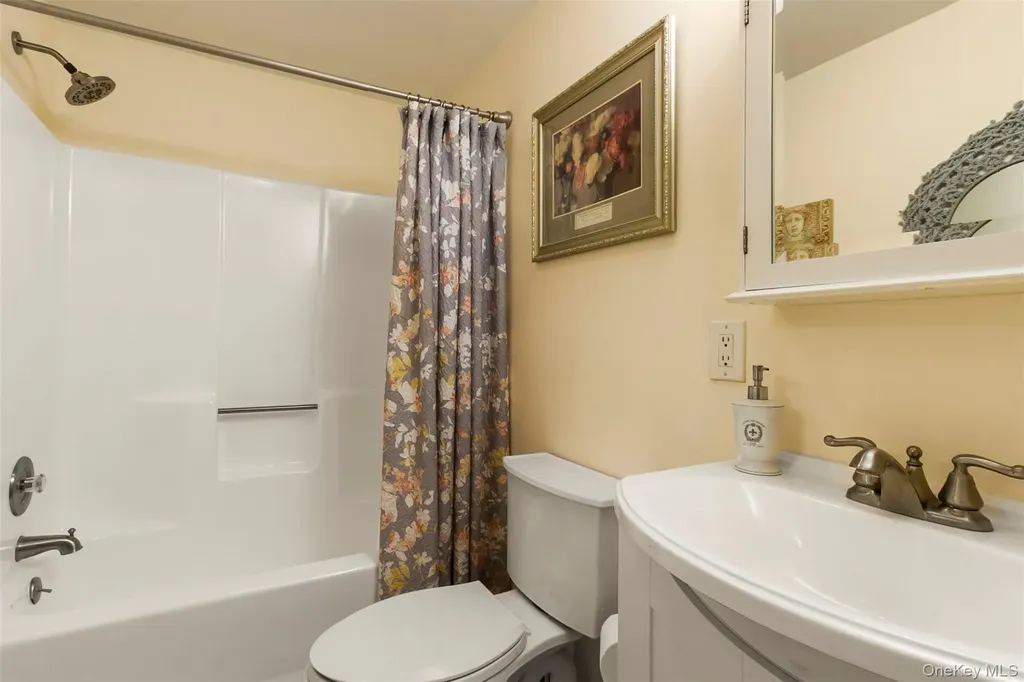 204 Williamsburg Drive Mahopac NY 10541