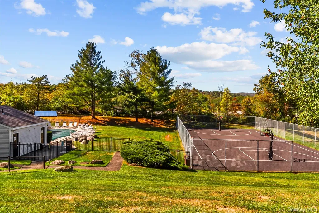 204 Williamsburg Drive Mahopac NY 10541