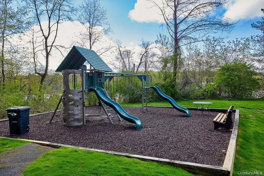 204 Williamsburg Drive Mahopac NY 10541