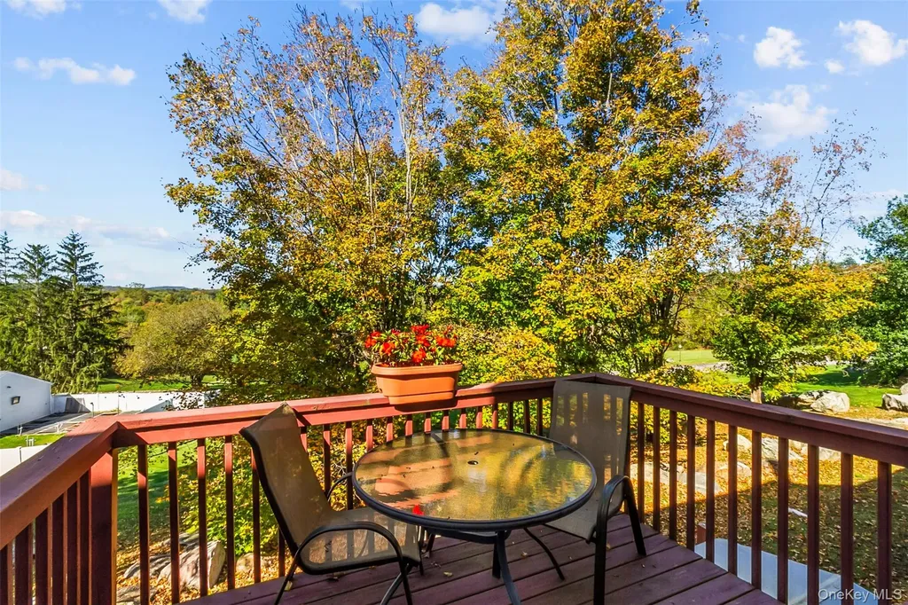 204 Williamsburg Drive Mahopac NY 10541