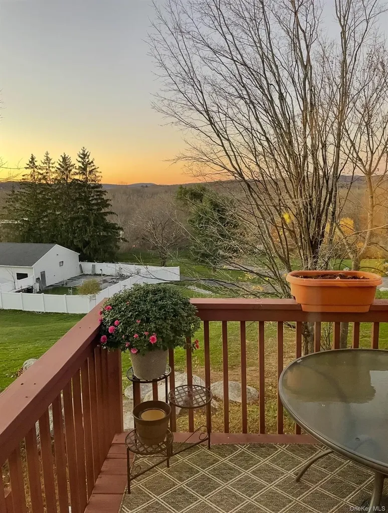 204 Williamsburg Drive Mahopac NY 10541