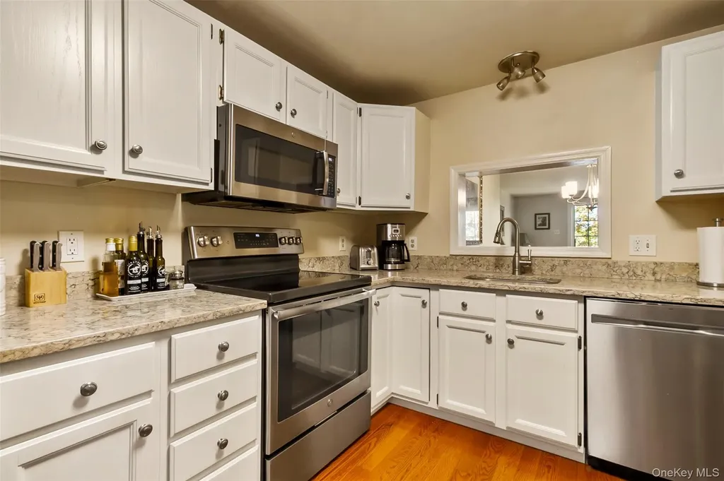 204 Williamsburg Drive Mahopac NY 10541