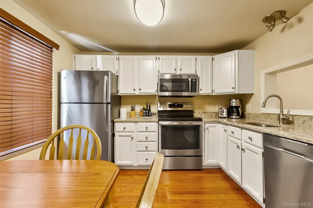 204 Williamsburg Drive Mahopac NY 10541