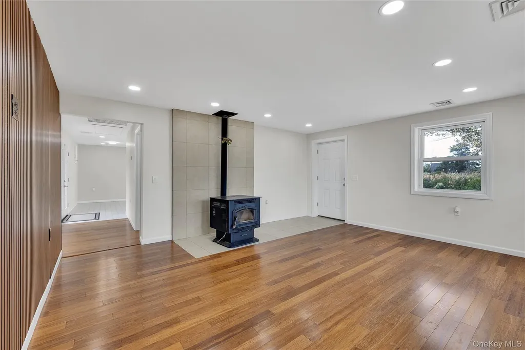 17 Bellport Road Mastic Beach NY 11951