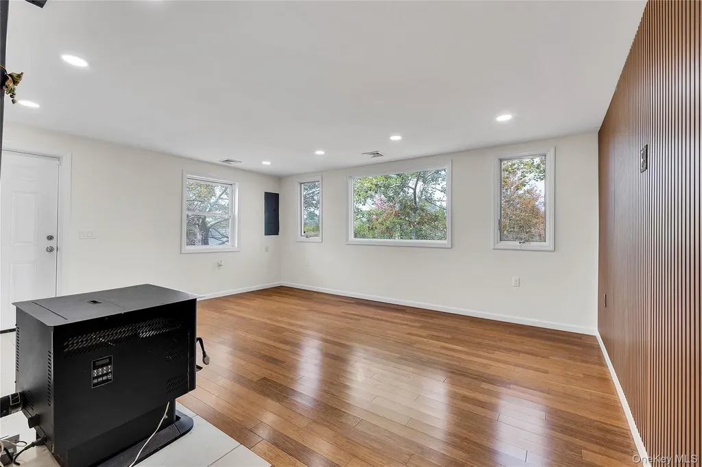 17 Bellport Road Mastic Beach NY 11951