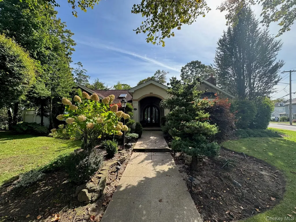 101 Harold Road Woodmere NY 11598