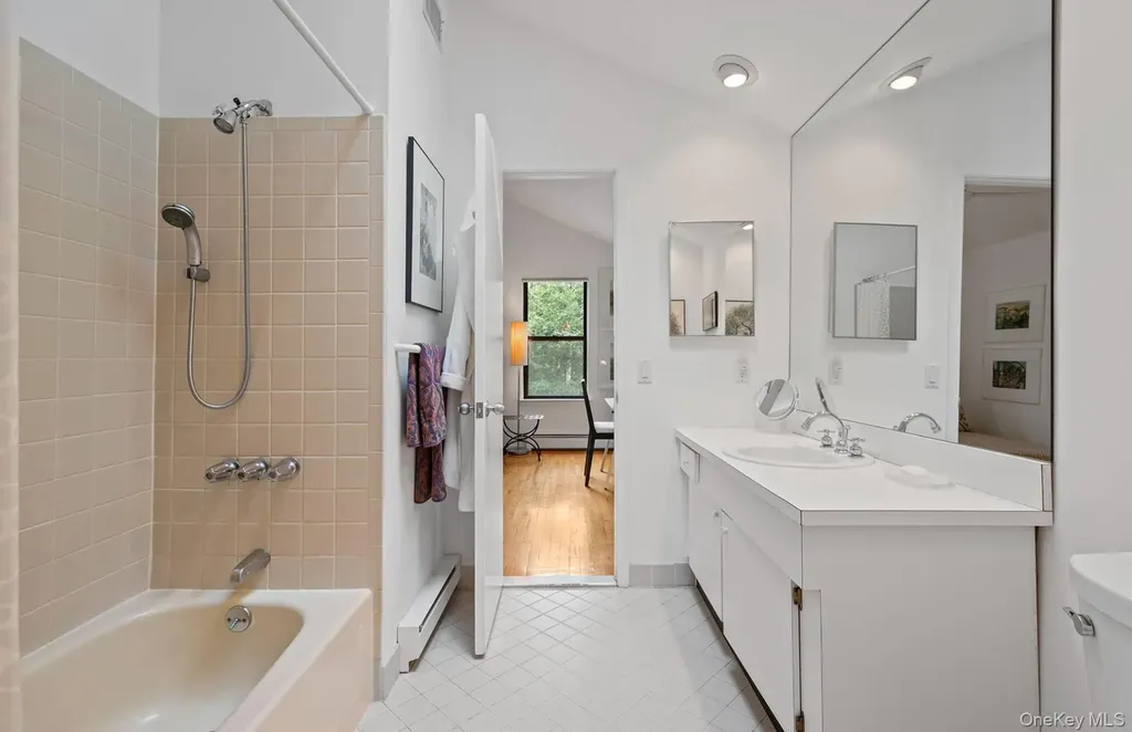 12 Todd Drive East Hampton NY 11937