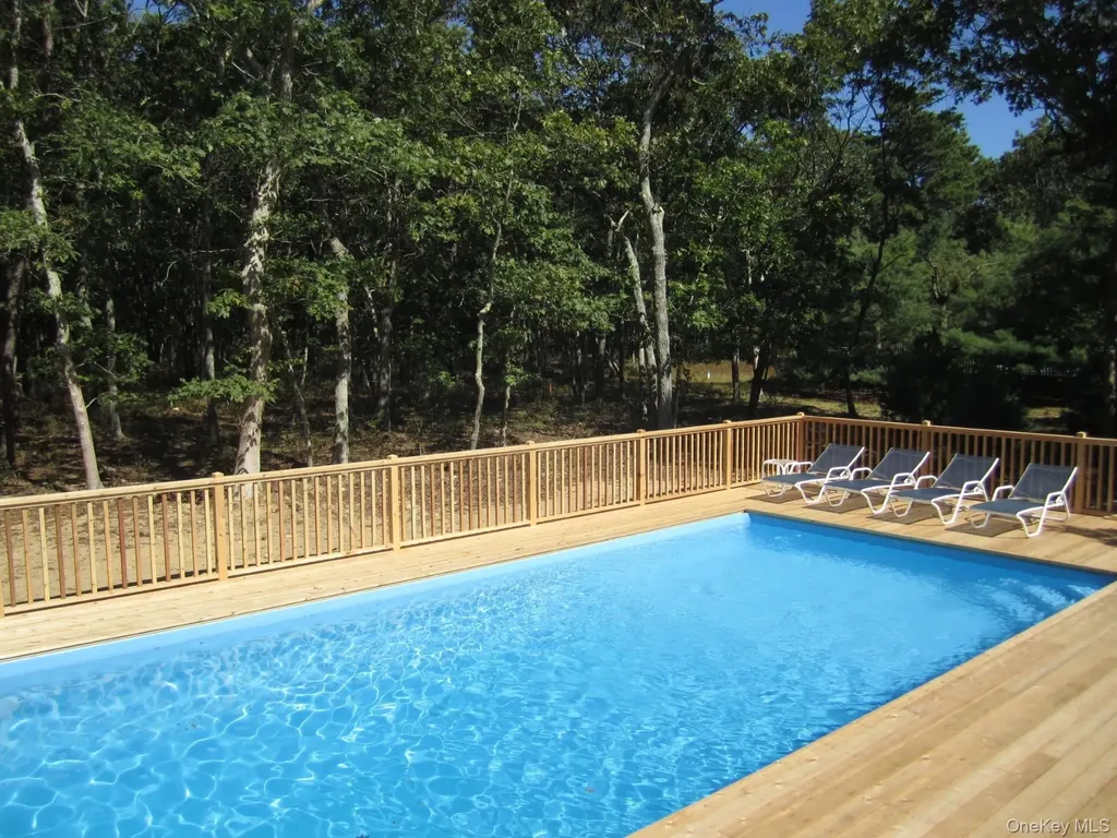 12 Todd Drive East Hampton NY 11937