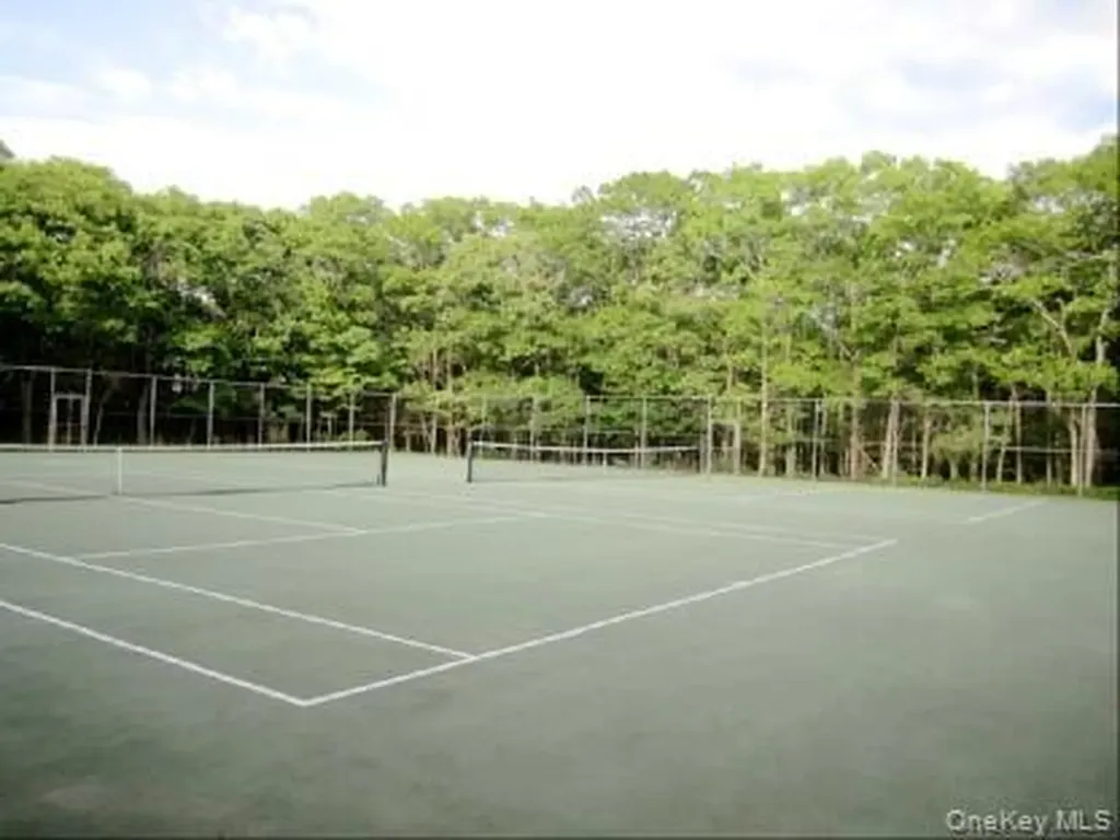 12 Todd Drive East Hampton NY 11937