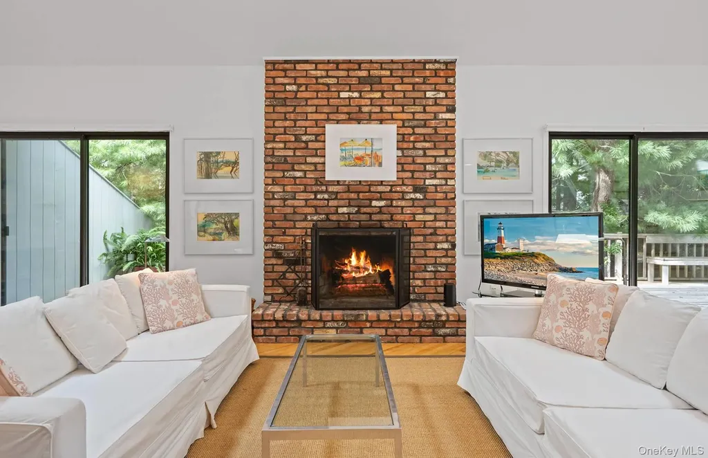 12 Todd Drive East Hampton NY 11937