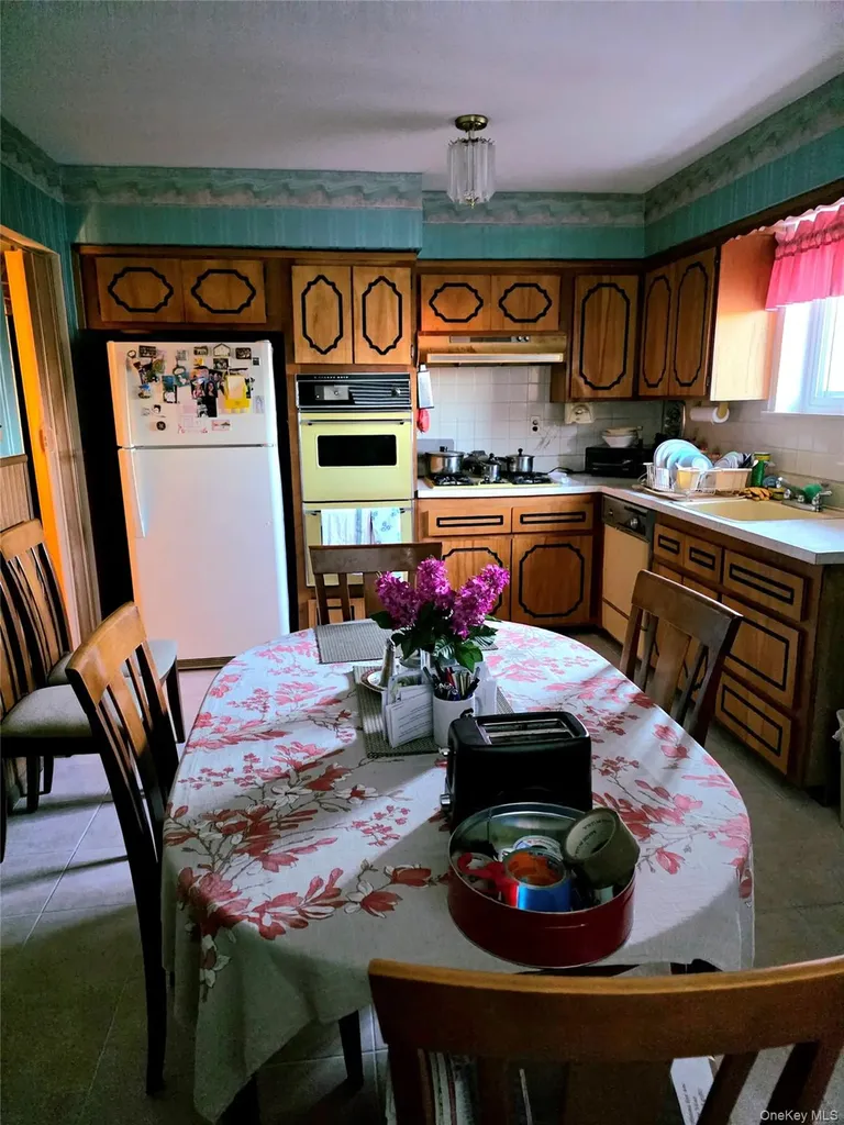 2867 Zulette Avenue Bronx NY 10461