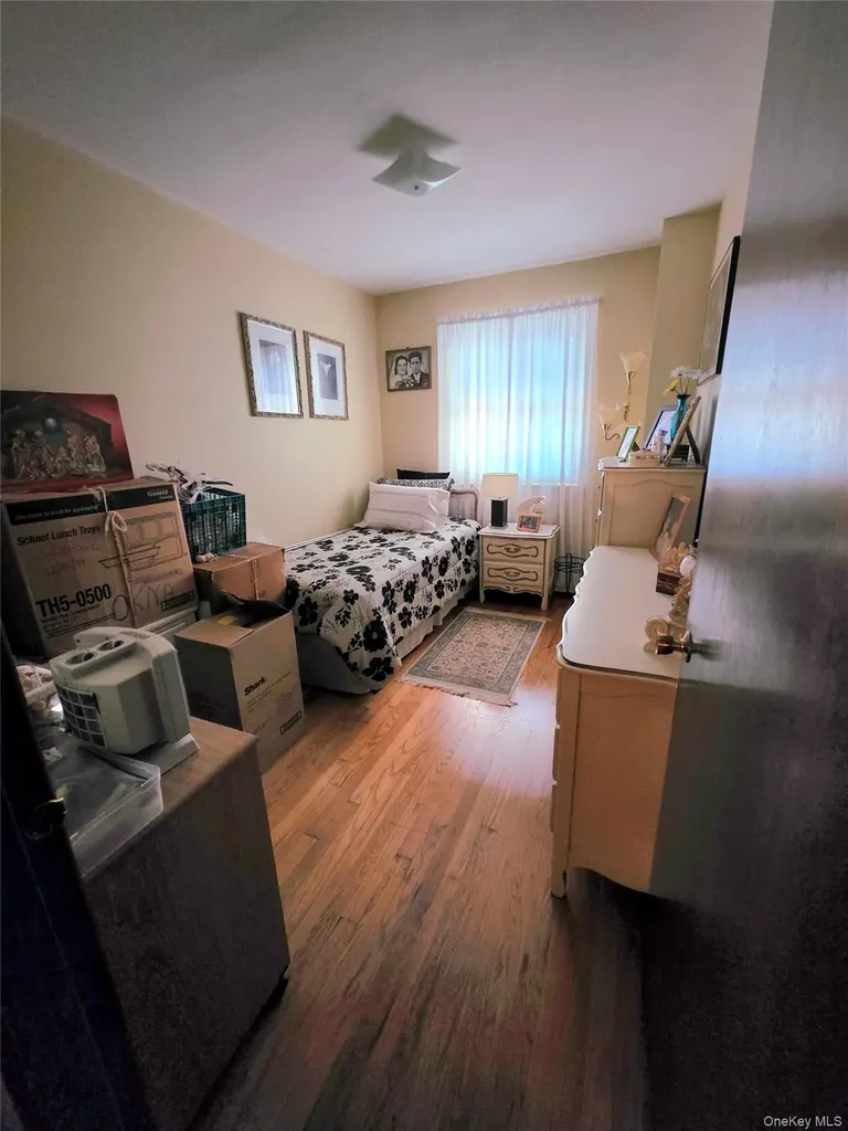 2867 Zulette Avenue Bronx NY 10461