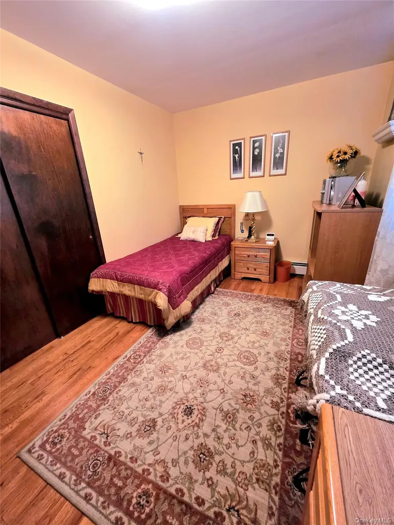 2867 Zulette Avenue Bronx NY 10461