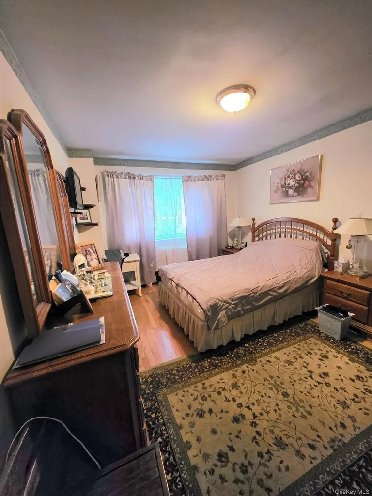 2867 Zulette Avenue Bronx NY 10461