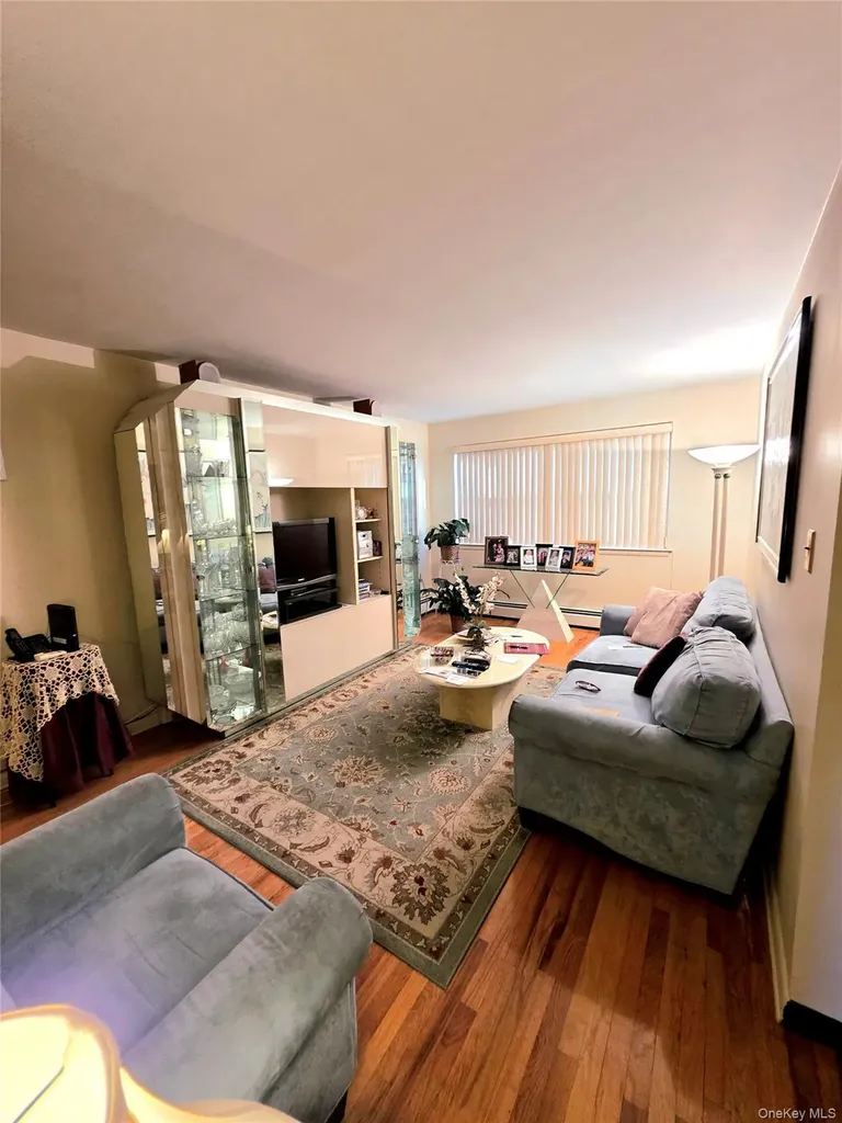 2867 Zulette Avenue Bronx NY 10461