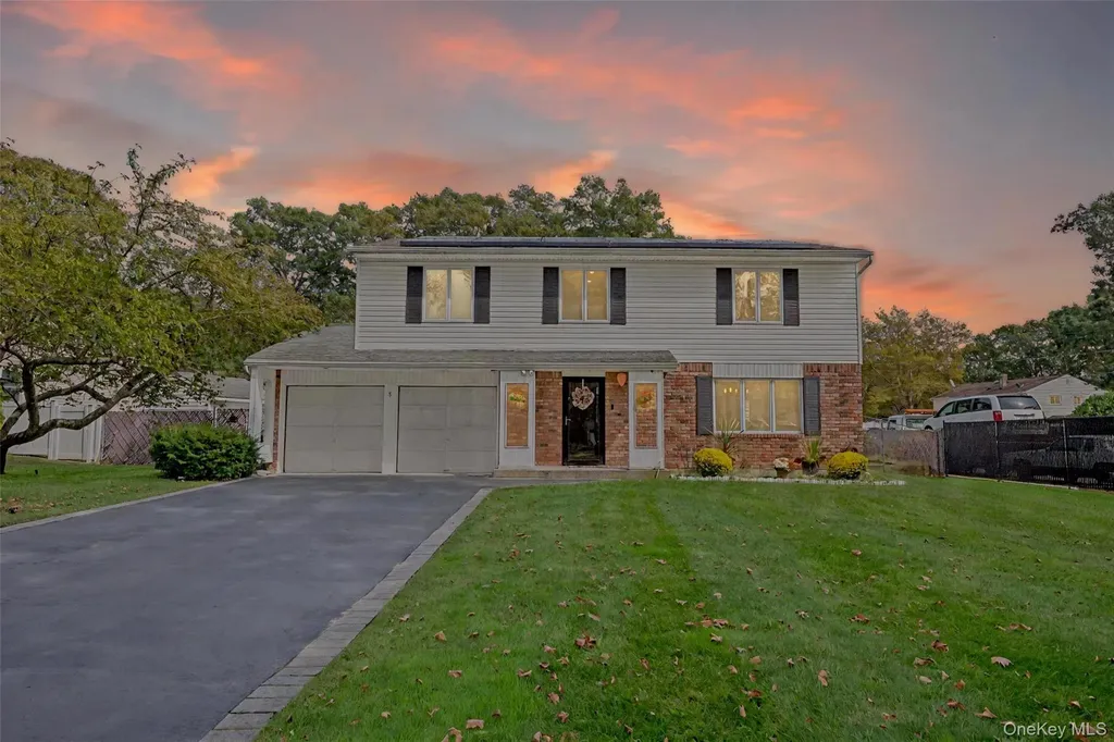5 Canterbury Drive Coram NY 11727