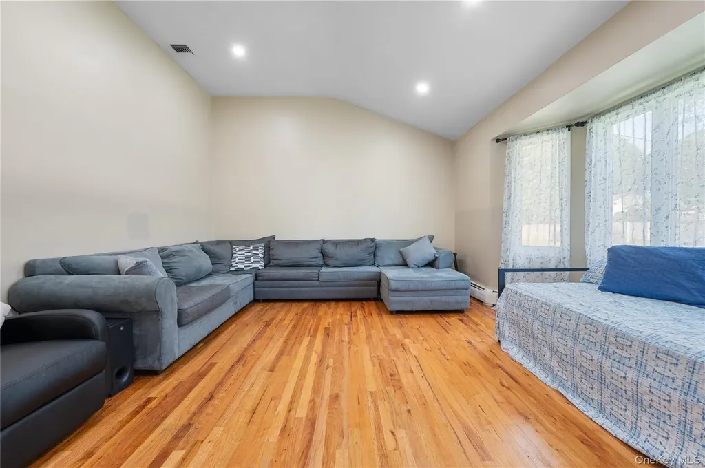 5 Canterbury Drive Coram NY 11727