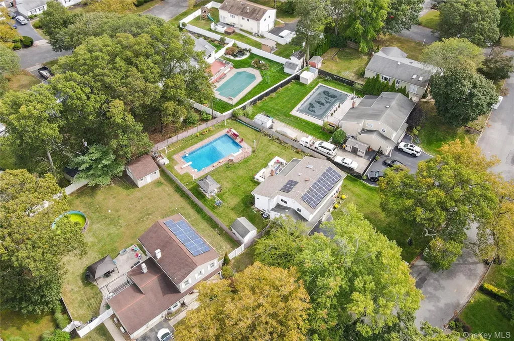 5 Canterbury Drive Coram NY 11727