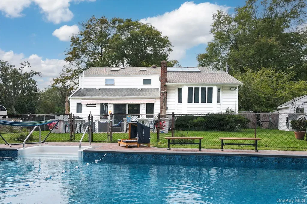 5 Canterbury Drive Coram NY 11727