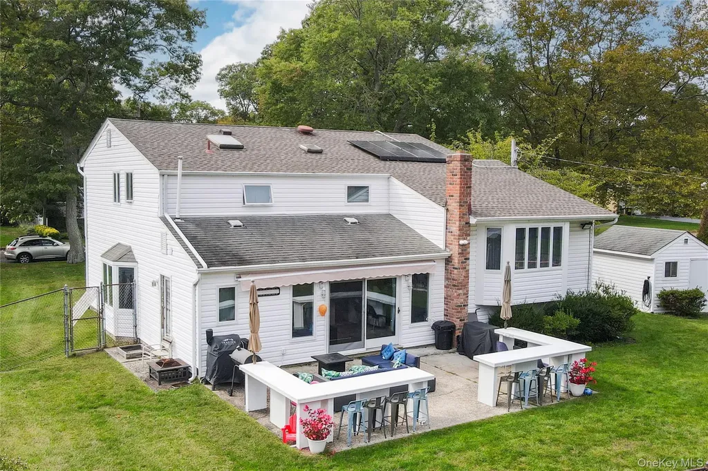 5 Canterbury Drive Coram NY 11727