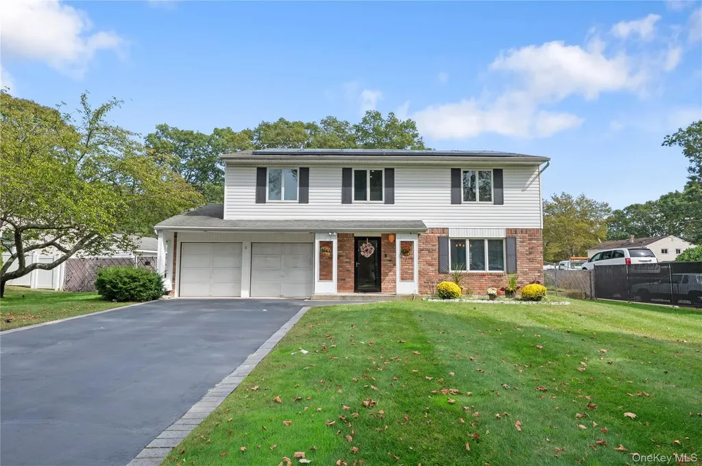 5 Canterbury Drive Coram NY 11727