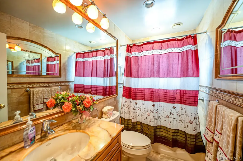 35 Roosevelt Avenue Malverne NY 11565