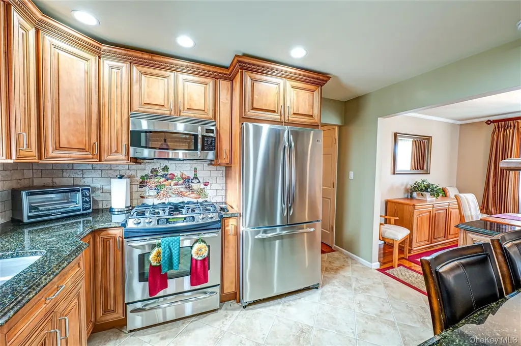 35 Roosevelt Avenue Malverne NY 11565
