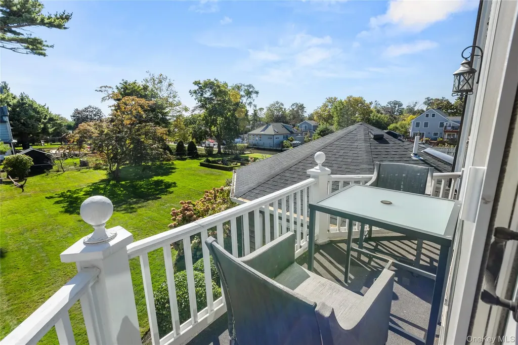 28 S Montgomery Avenue Bay Shore NY 11706