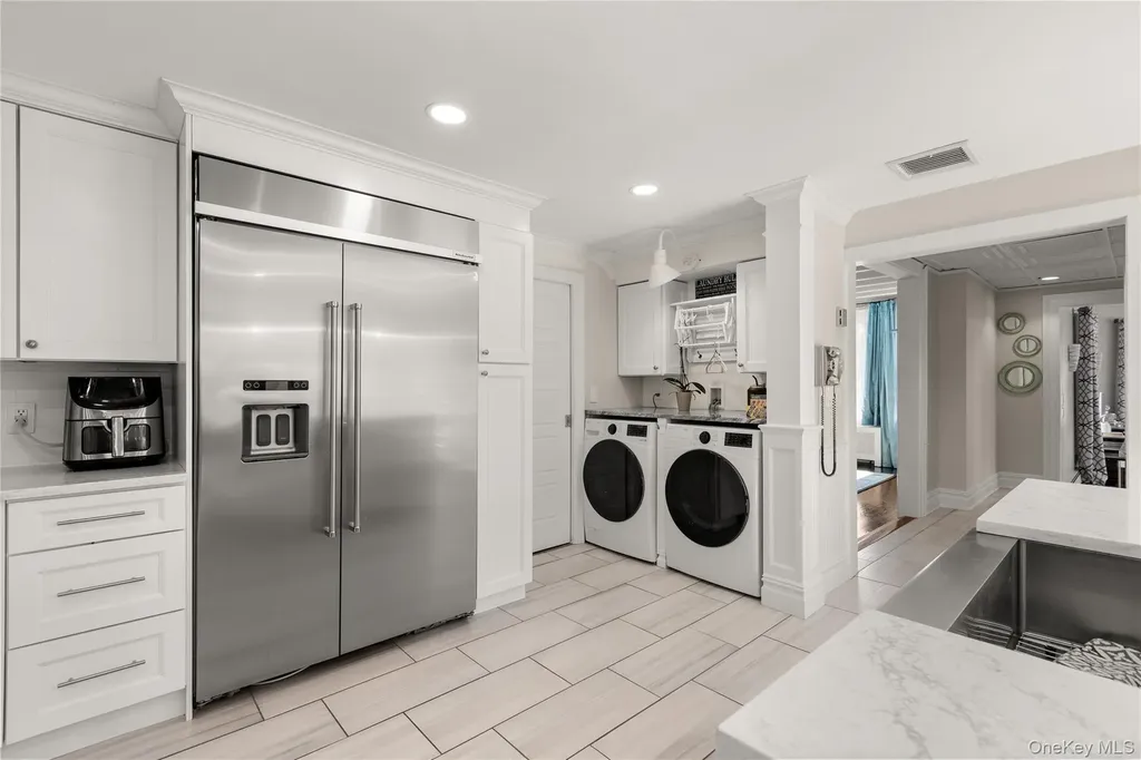 28 S Montgomery Avenue Bay Shore NY 11706