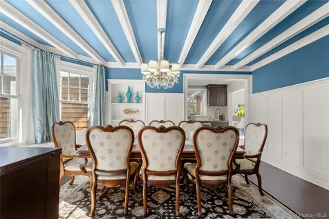 28 S Montgomery Avenue Bay Shore NY 11706