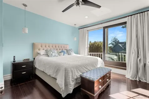 28 S Montgomery Avenue Bay Shore NY 11706