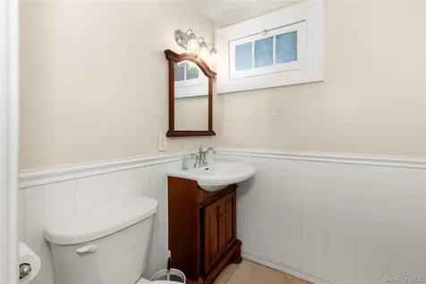 28 S Montgomery Avenue Bay Shore NY 11706