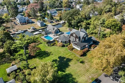 28 S Montgomery Avenue Bay Shore NY 11706
