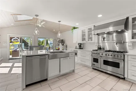 28 S Montgomery Avenue Bay Shore NY 11706