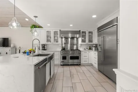 28 S Montgomery Avenue Bay Shore NY 11706