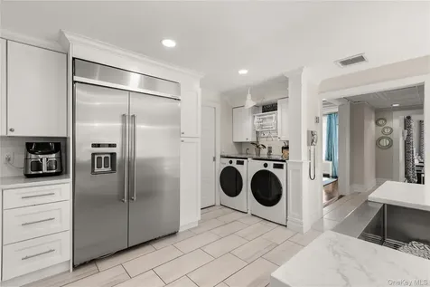 28 S Montgomery Avenue Bay Shore NY 11706