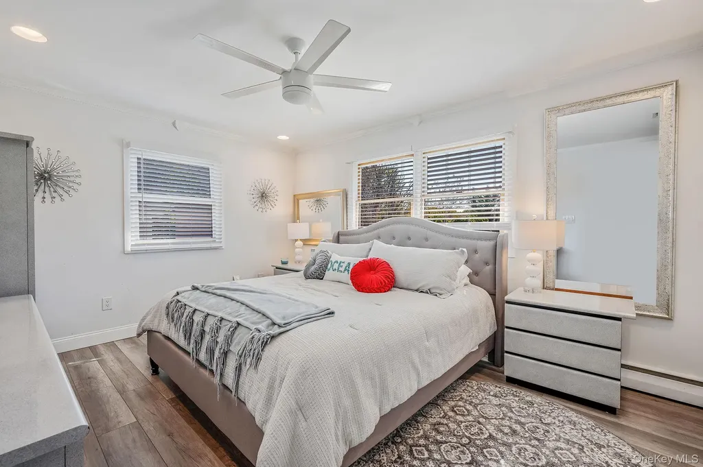 16 Dexter Lane Kings Park NY 11754