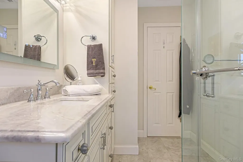 16 Dexter Lane Kings Park NY 11754