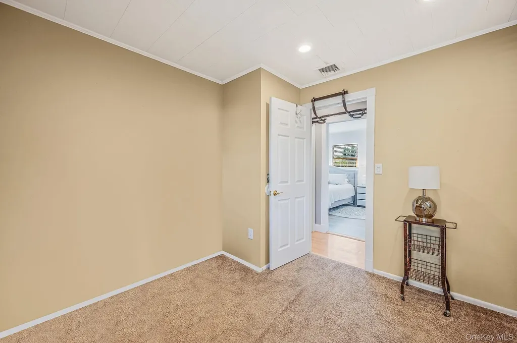 16 Dexter Lane Kings Park NY 11754
