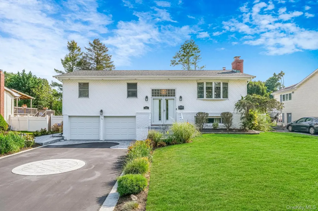 16 Dexter Lane Kings Park NY 11754