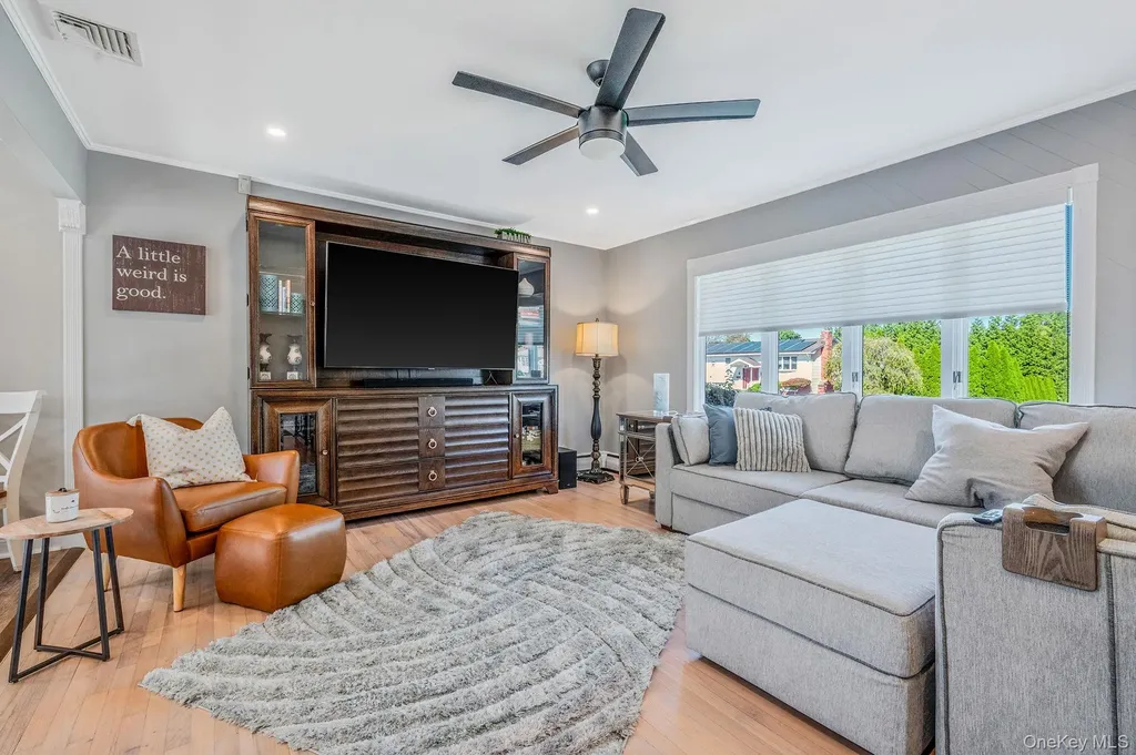 16 Dexter Lane Kings Park NY 11754
