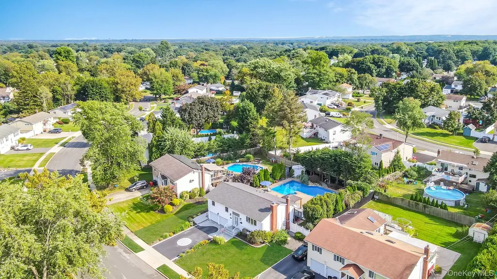 16 Dexter Lane Kings Park NY 11754