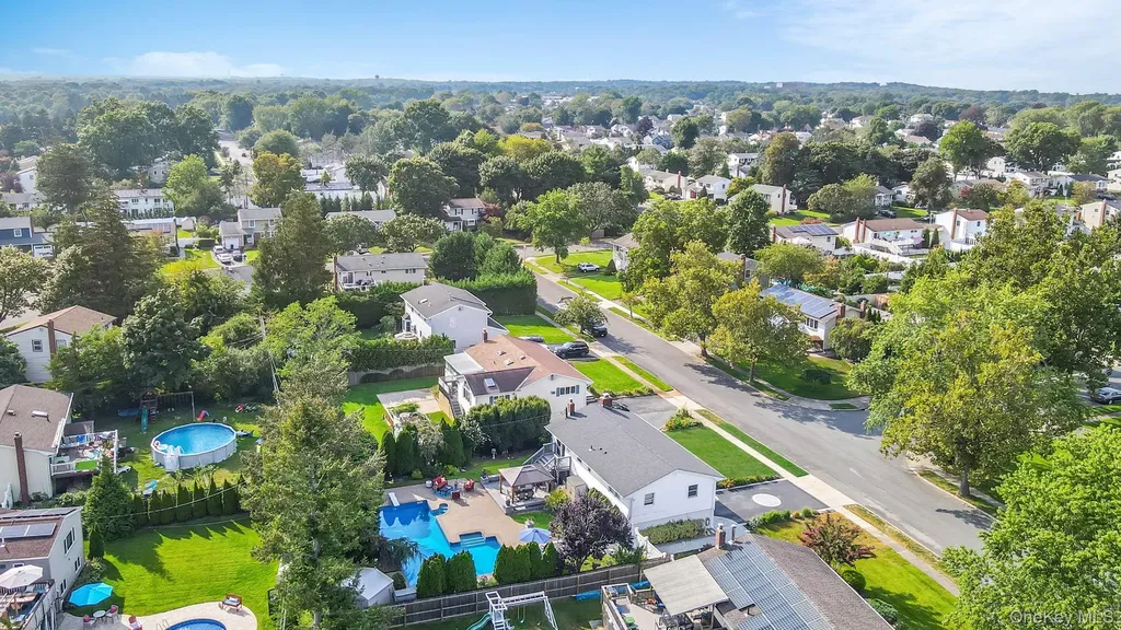 16 Dexter Lane Kings Park NY 11754