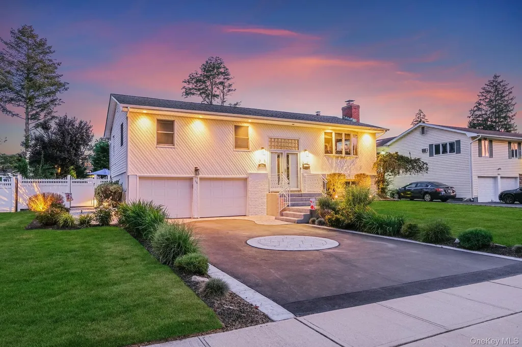 16 Dexter Lane Kings Park NY 11754