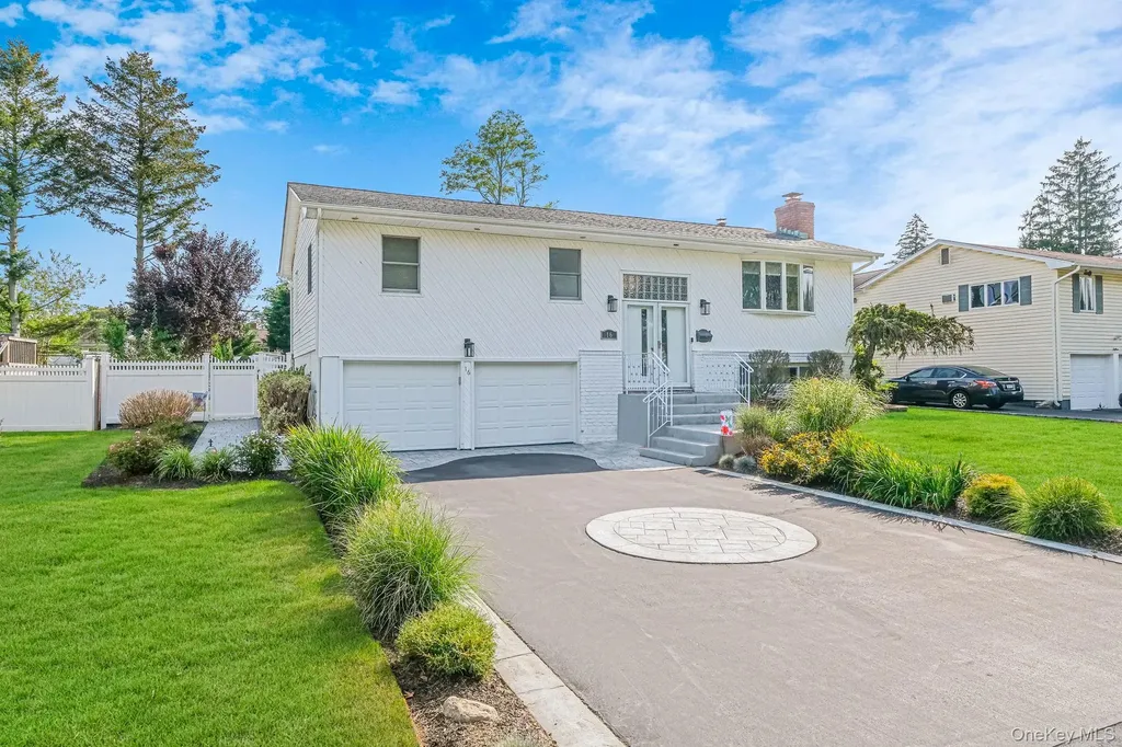 16 Dexter Lane Kings Park NY 11754
