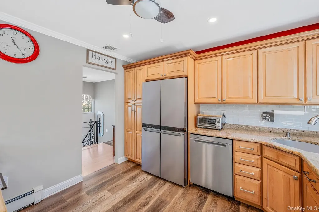 16 Dexter Lane Kings Park NY 11754