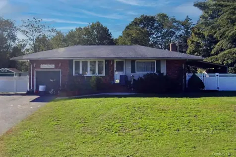 1534 Pine Acres Boulevard Bay Shore NY 11706