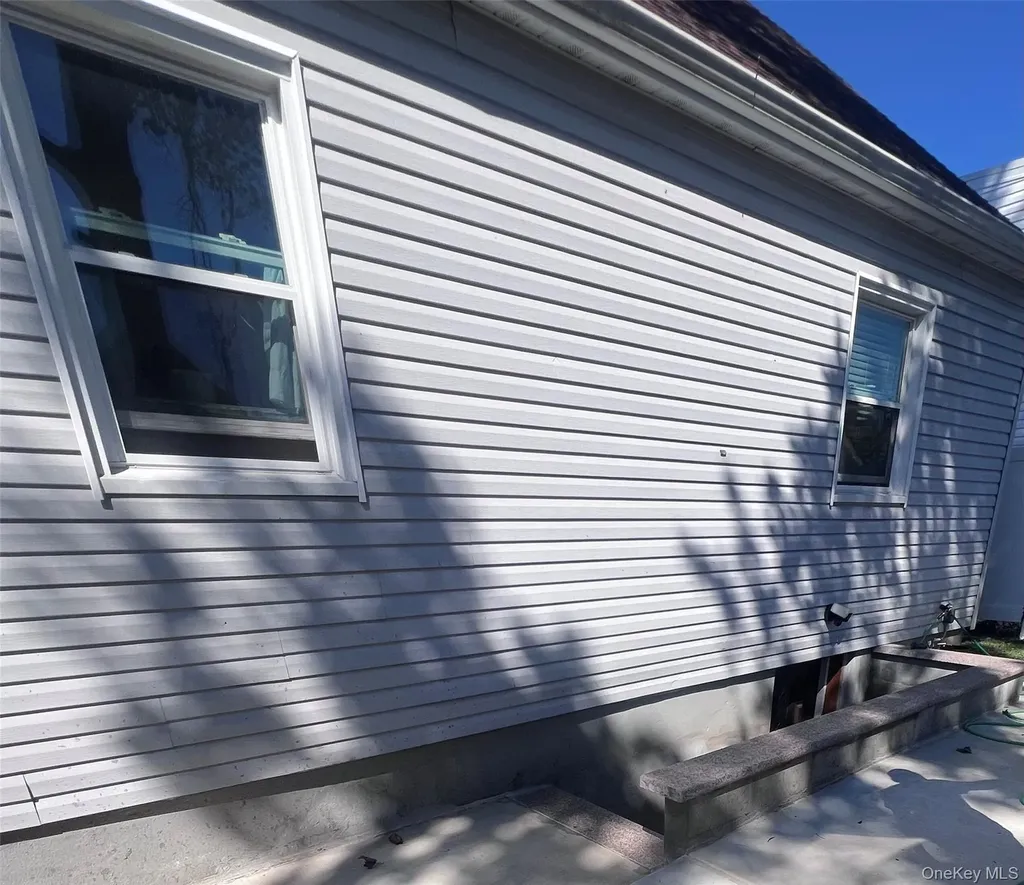 44 Frank Street Valley Stream NY 11580